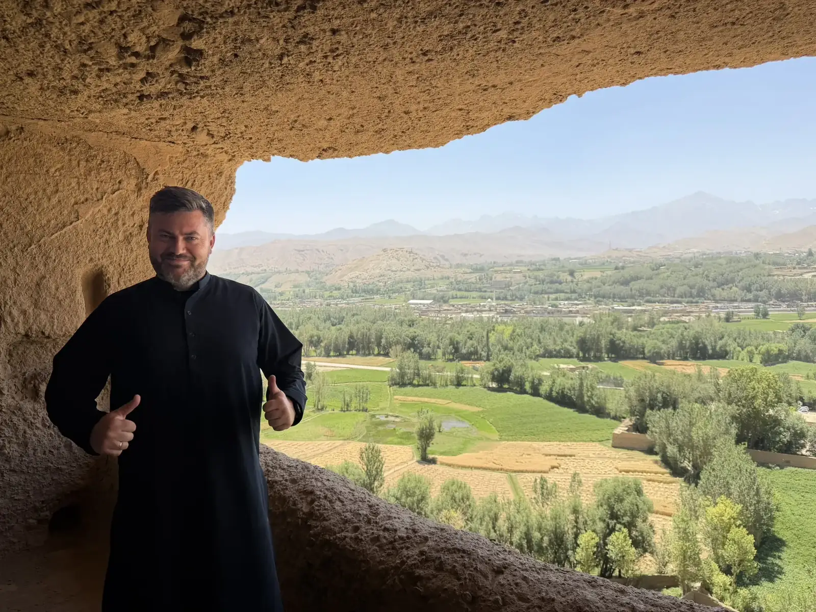 Widok z jaskiń na dolinę Bamian, Afganistan
