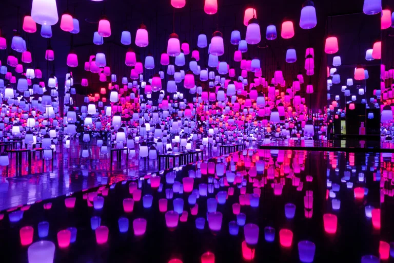 Instalacja świetlna teamLab