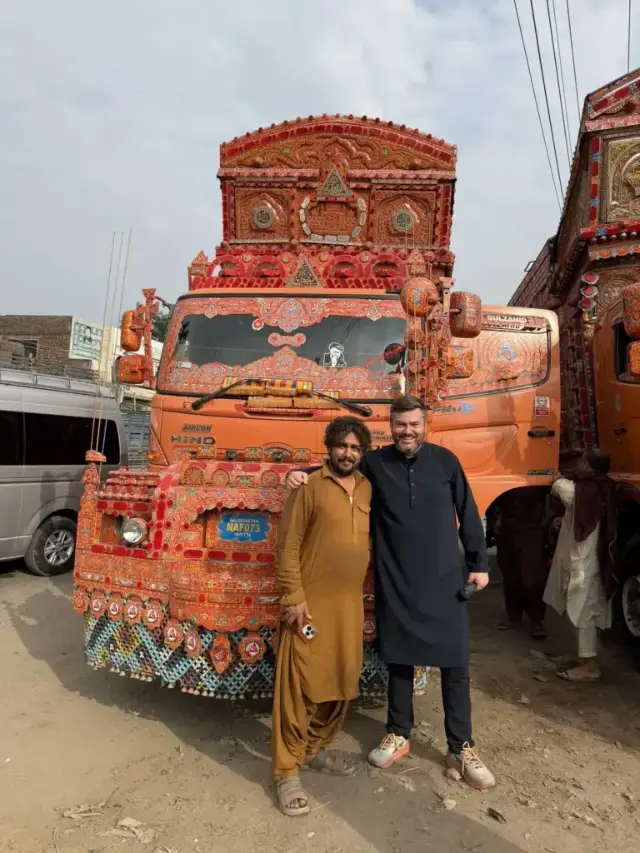 Pakistańska ciężarówka w stylu truck art