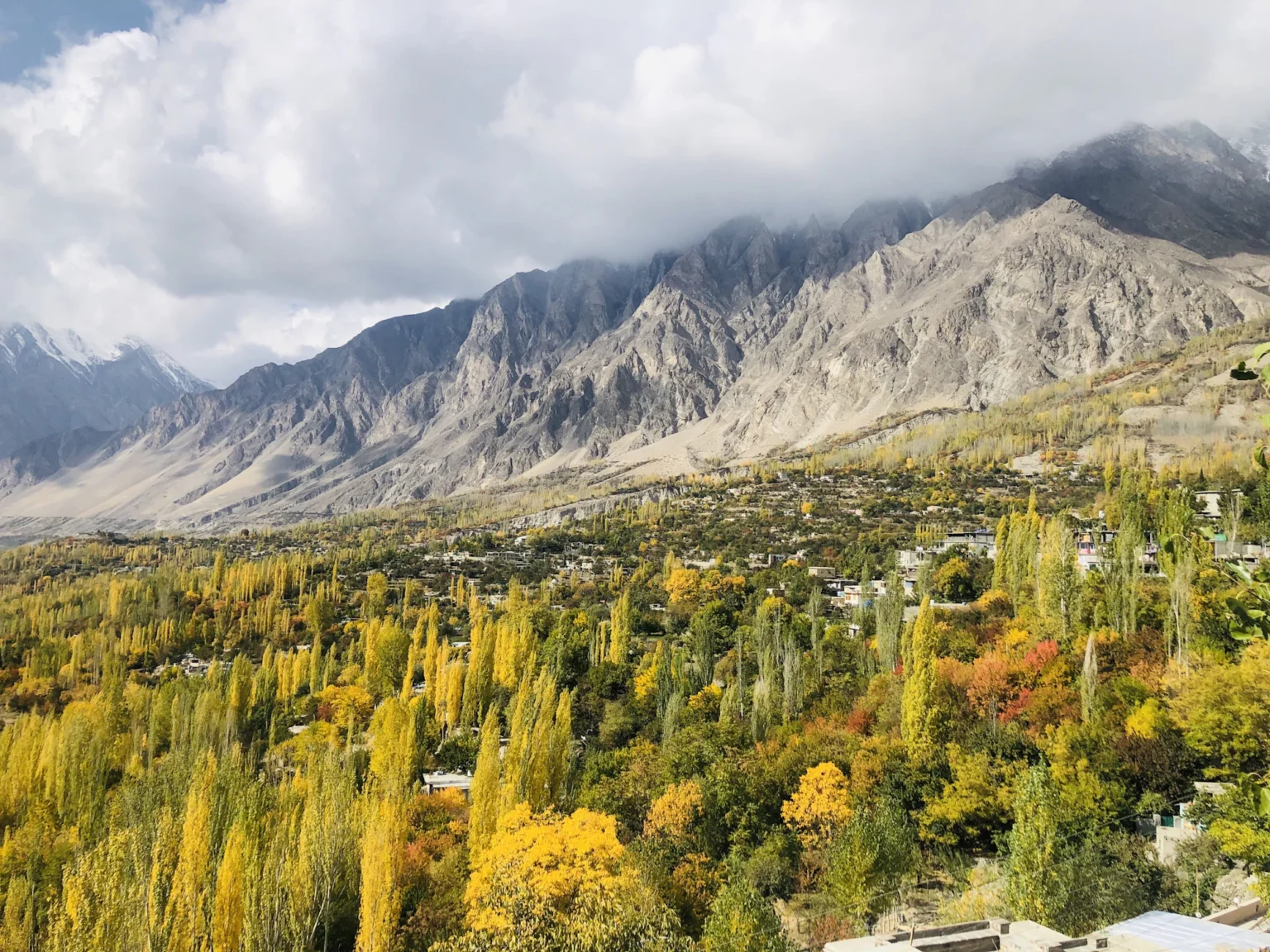 Jesień w dolinie Hunza, Pakistan